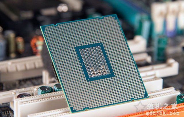 在不超频的情况下装机选i7-8700还是i7-8700K好？