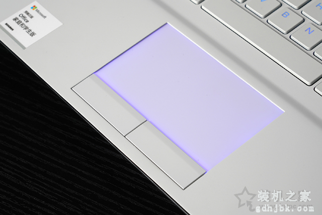 ALIENWARE AREA-51M 2020版评测