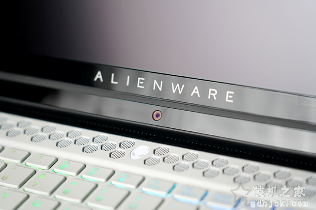 ALIENWARE AREA-51M 2020版评测