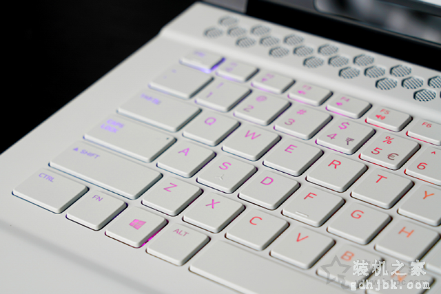 ALIENWARE AREA-51M 2020版评测