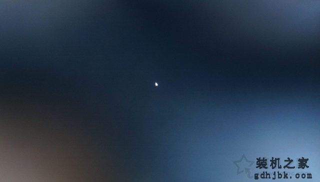 液晶显示器漏光是什么原因？液晶显示器屏幕漏光的检测方法