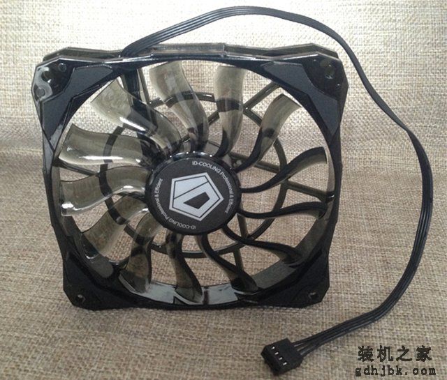 硬件知识科普：2针、3针、4针接口的散热风扇的区别是什么？