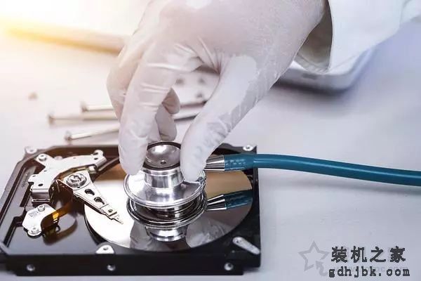 电脑主机突然断电对硬盘有影响吗？电脑突然断电对硬盘的危害实测