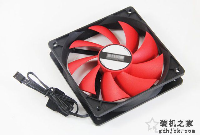 硬件知识科普：2针、3针、4针接口的散热风扇的区别是什么？