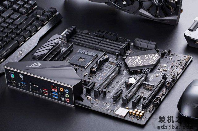 AMD B450和B350主板差距大吗？B450主板和B350主板区别对比