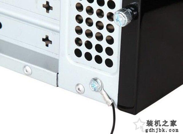 电脑机箱漏电是什么原因？电脑主机漏电麻手的原因及解决方法