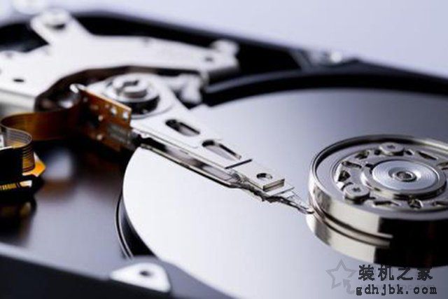电脑主机声音大嗡嗡响什么原因？电脑主机声音大的原因及解决方法