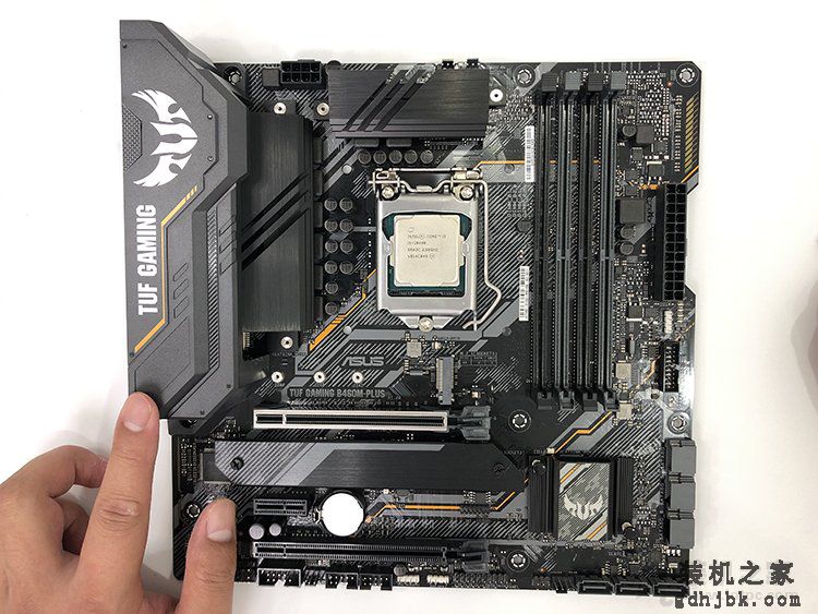 intel cpu安装方法详细步骤 主板带一个塑料壳