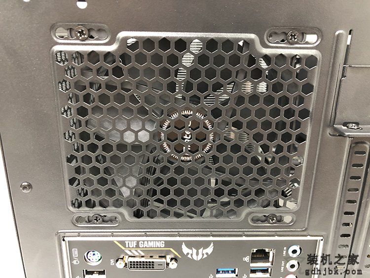 机箱风扇安装方向图解 接线