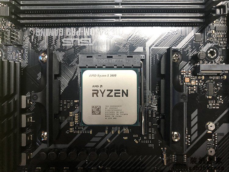 台式机CPU如何安装到主板上？intel和AMD CPU安装图解步骤教程