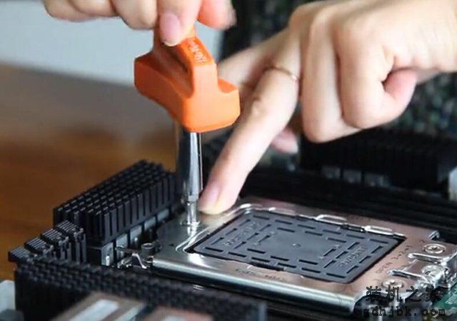 AMD锐龙Threadripper处理器怎么安装？锐龙Threadripper安装教程