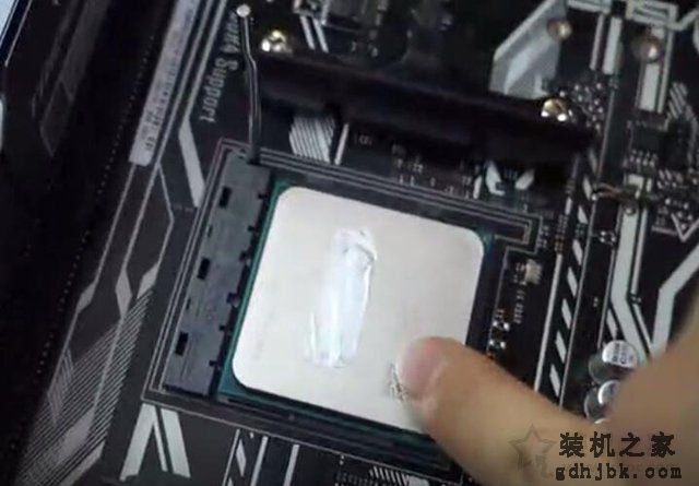 AMD CPU怎么安装？AMD锐龙处理器与主板安装图解教程