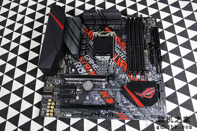 八代/九代i5配RTX2070带的动吗？YOGO M2桌面钢炮装机实测