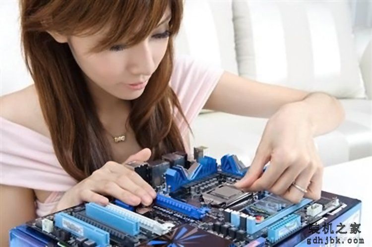 台式机CPU如何安装到主板上？intel和AMD CPU安装图解步骤教程