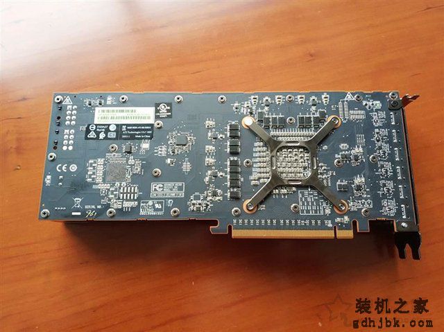 AMD Radeon Pro WX8200专业图形显卡评测 对比Quadro P5000