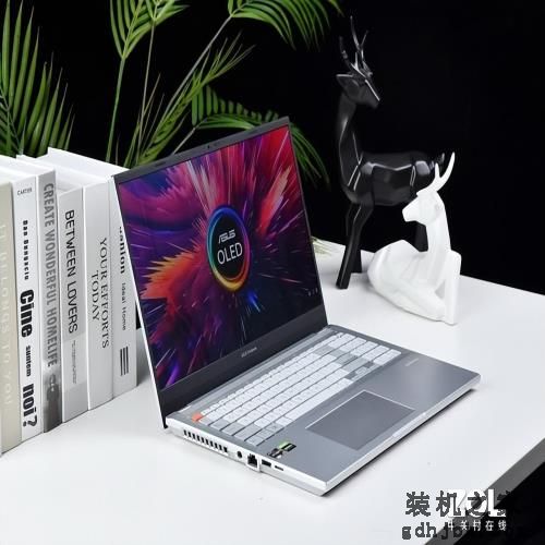 年末抄底必看！轻薄本换新可以考虑这两款：颜值性能兼具