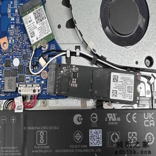 华硕无畏15i 2023评测：长续航 + 好屏幕的超能轻薄本