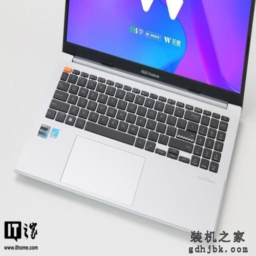 华硕无畏15i 2023评测：长续航 + 好屏幕的超能轻薄本