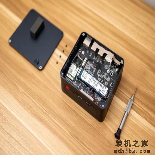 巴掌大的主机？居然还是i7处理器！零刻SEi 10体验到底如何