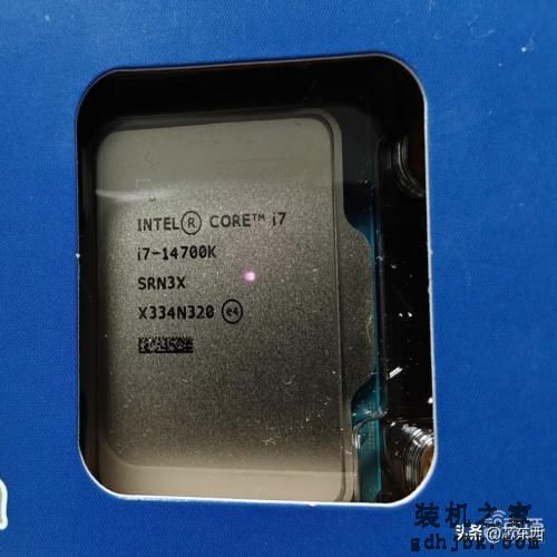 酷睿14代首发体验：地表最强i7!生产力不输旗舰,AI加速武装到牙齿