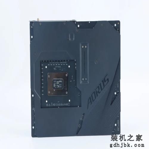 核心多4颗，还能超6.0GHz！进步最大的酷睿i7-14700K处理器首测
