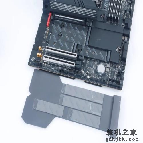 核心多4颗，还能超6.0GHz！进步最大的酷睿i7-14700K处理器首测