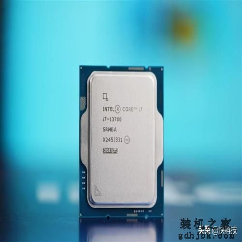 酷睿i7-13700评测：能效比提升明显、性能媲美锐龙9