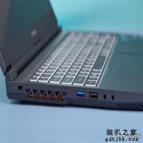 性价比超群！七彩虹将星X15-XS评测：12代酷睿i7一举杀到4.5K