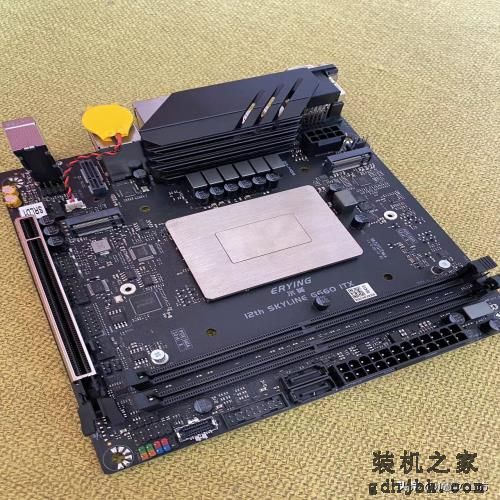首发502美元的酷睿I7-12700H跌破1000元！移动CPU竟比桌面贵$129