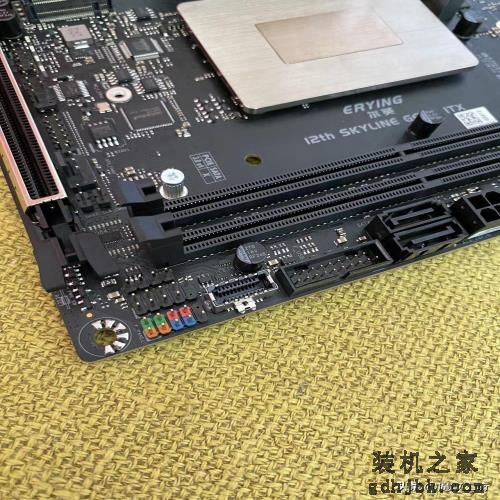 首发502美元的酷睿I7-12700H跌破1000元！移动CPU竟比桌面贵$129