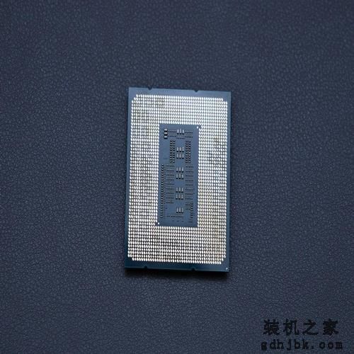 加核不加价！英特尔酷睿第14代处理器 i7-14700K评测