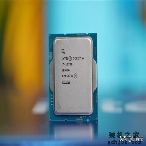 酷睿i7-13700评测：能效比提升明显、性能媲美锐龙9