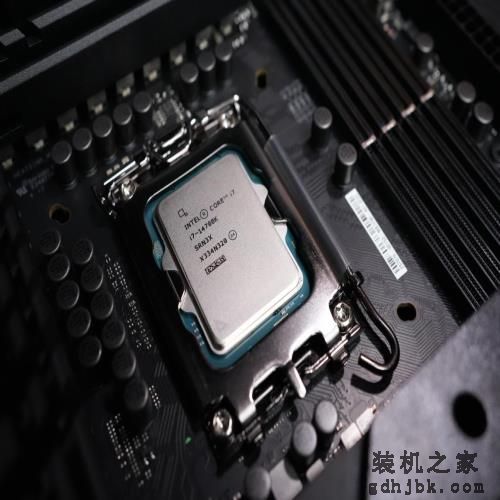 英特尔酷睿第14代处理器i7-14700K首发评测：AI超频，性能无敌