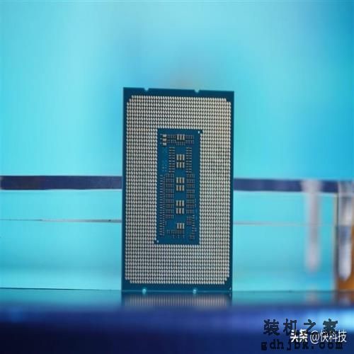 酷睿i7-13700评测：能效比提升明显、性能媲美锐龙9