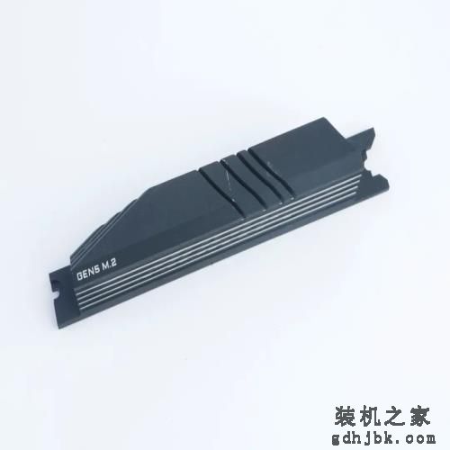 核心多4颗，还能超6.0GHz！进步最大的酷睿i7-14700K处理器首测