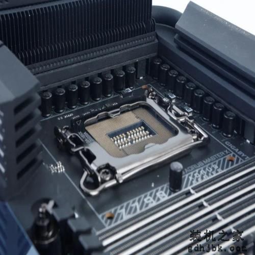 核心多4颗，还能超6.0GHz！进步最大的酷睿i7-14700K处理器首测