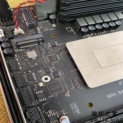 首发502美元的酷睿I7-12700H跌破1000元！移动CPU竟比桌面贵$129