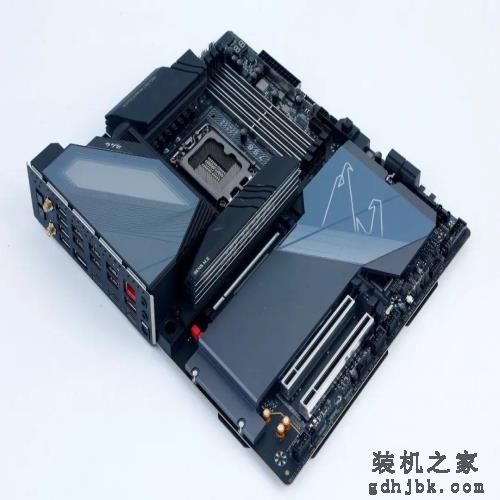核心多4颗，还能超6.0GHz！进步最大的酷睿i7-14700K处理器首测