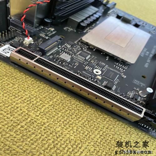 首发502美元的酷睿I7-12700H跌破1000元！移动CPU竟比桌面贵$129