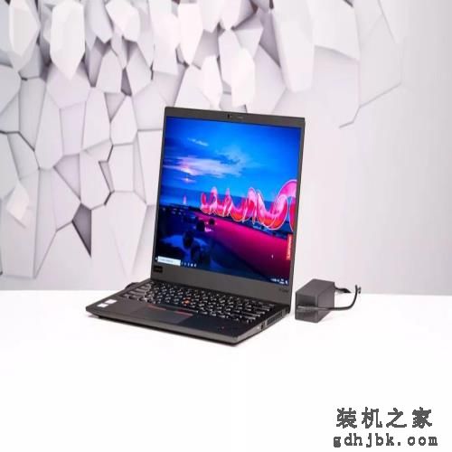 聊一款屏幕素质极高的旗舰级商务本
