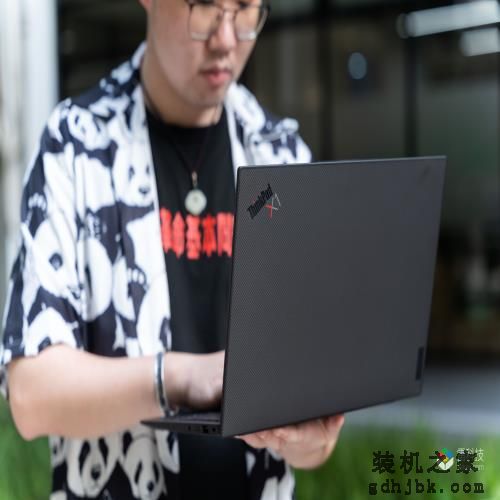 两大旗舰轻薄商务本对决：ThinkPad靠十二代酷睿逆袭？