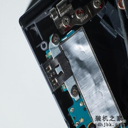 极致便携的代价是什么 不足1kg商务本的全面评测