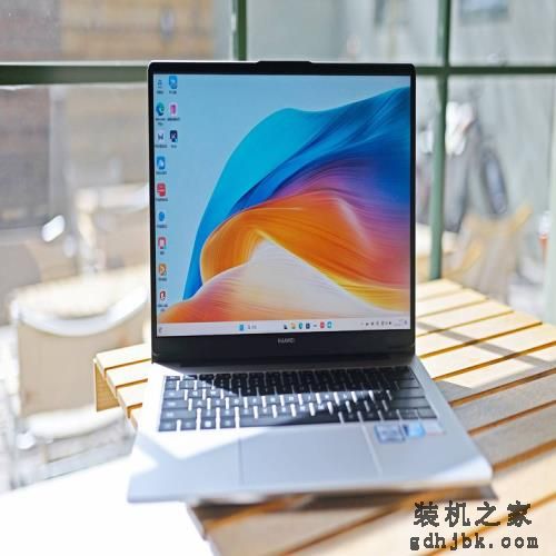 商务人士值得一试的4款轻薄本：全是一线品牌，机身轻至1.3kg！