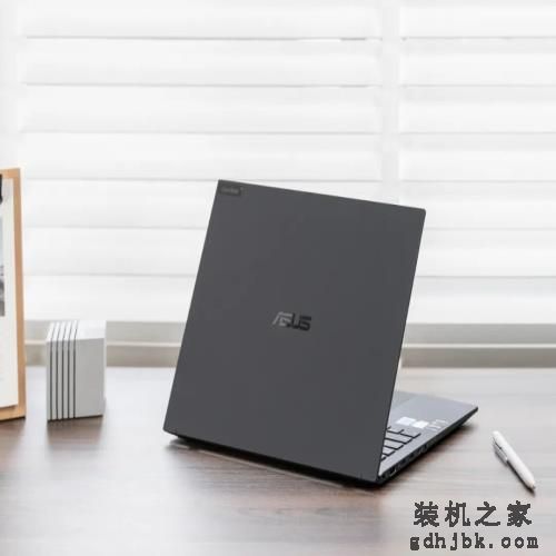 安全和极致轻薄兼顾！990g华硕破晓Air 14英寸商务本评测