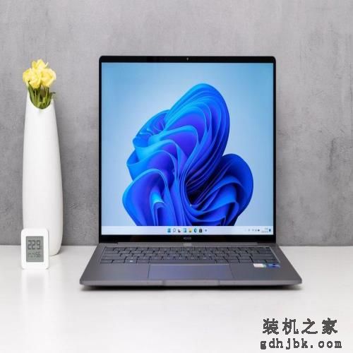 荣耀MagicBook V 14 2022评测：体验更智能的旗舰商务本