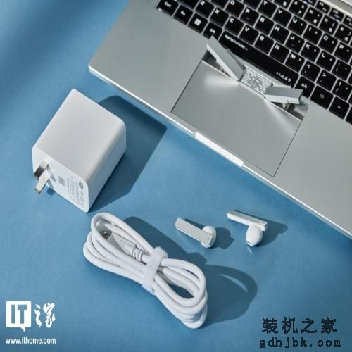 玄派侠氪商务轻薄本评测：定制BIM全面屏，内置无线蓝牙耳机