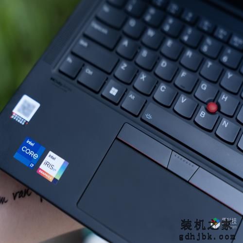 两大旗舰轻薄商务本对决：ThinkPad靠十二代酷睿逆袭？
