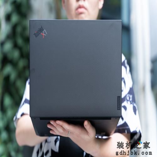 两大旗舰轻薄商务本对决：ThinkPad靠十二代酷睿逆袭？