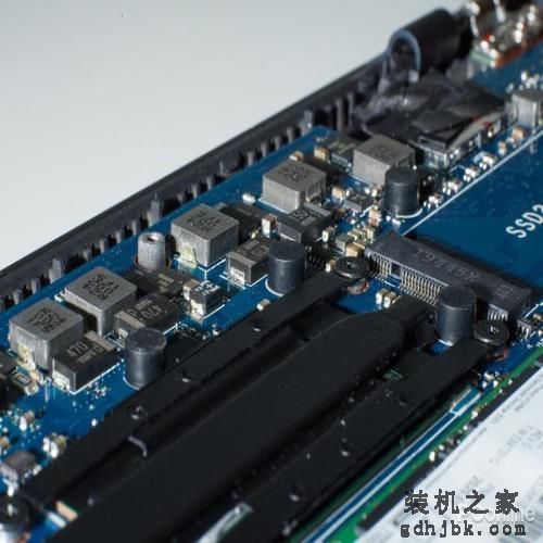 极致便携的代价是什么 不足1kg商务本的全面评测