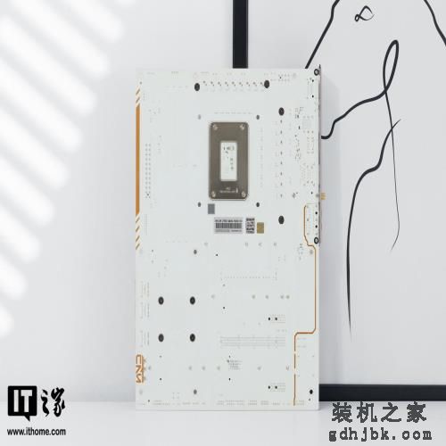 13代酷睿 i5-13600K 首发评测：单核超 i9-12900K，多核涨超 40%